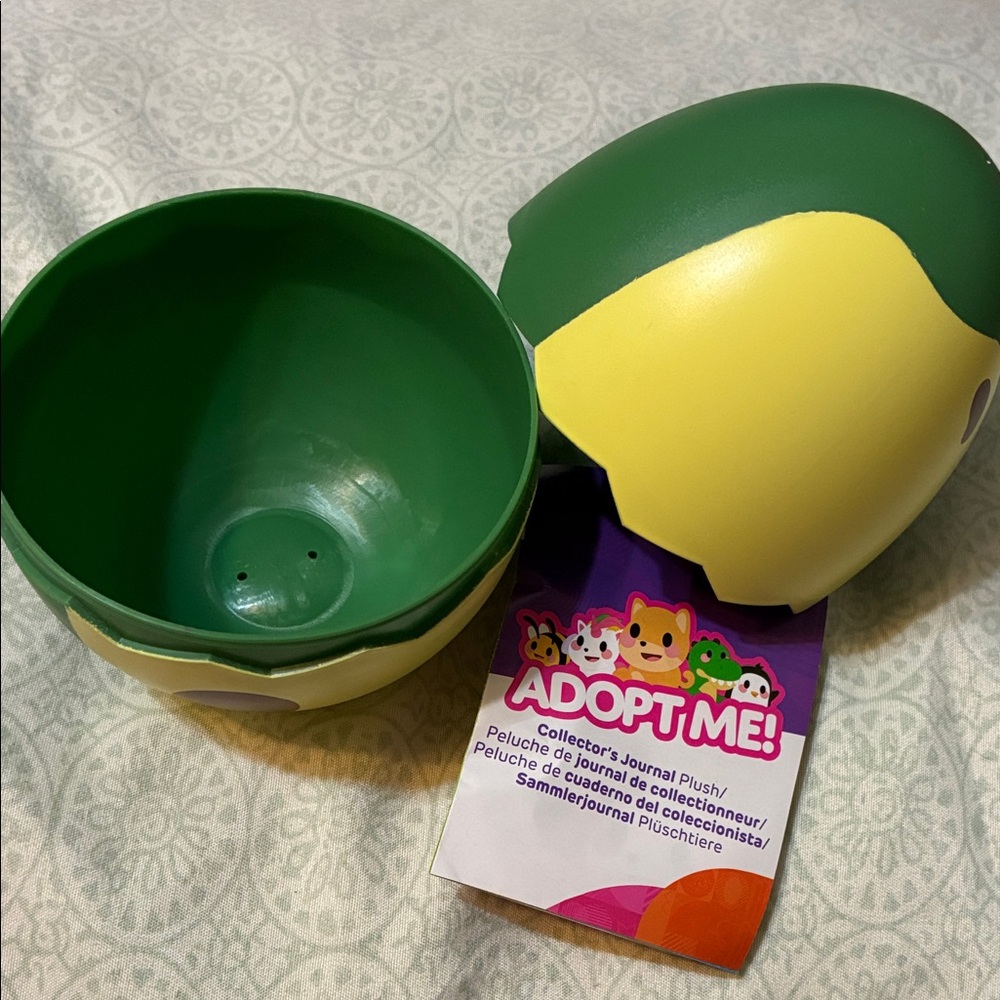 Roblox Adopt Me Surprise Plush Pet - Sabertooth - 5” plush toy in plastic egg - Picture 2 of 7
